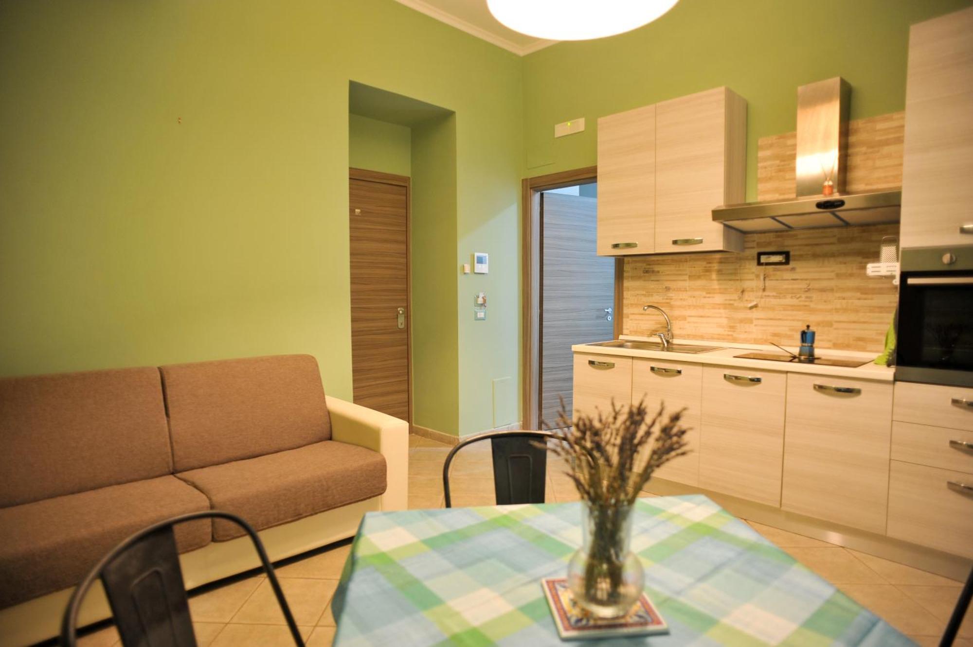 In Center Apartaments Салерно Екстериор снимка