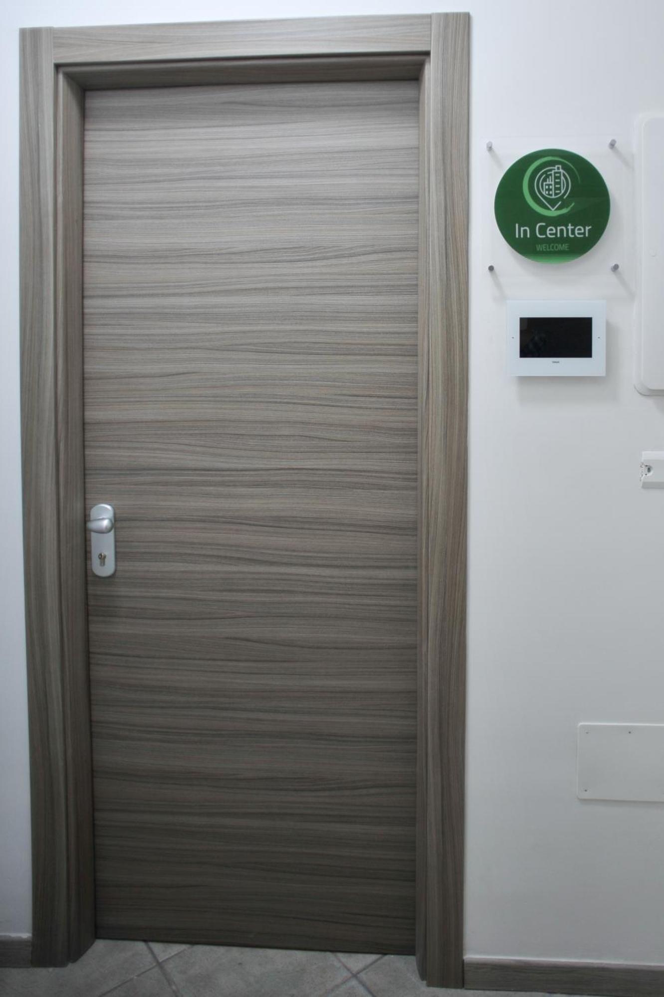 In Center Apartaments Салерно Екстериор снимка