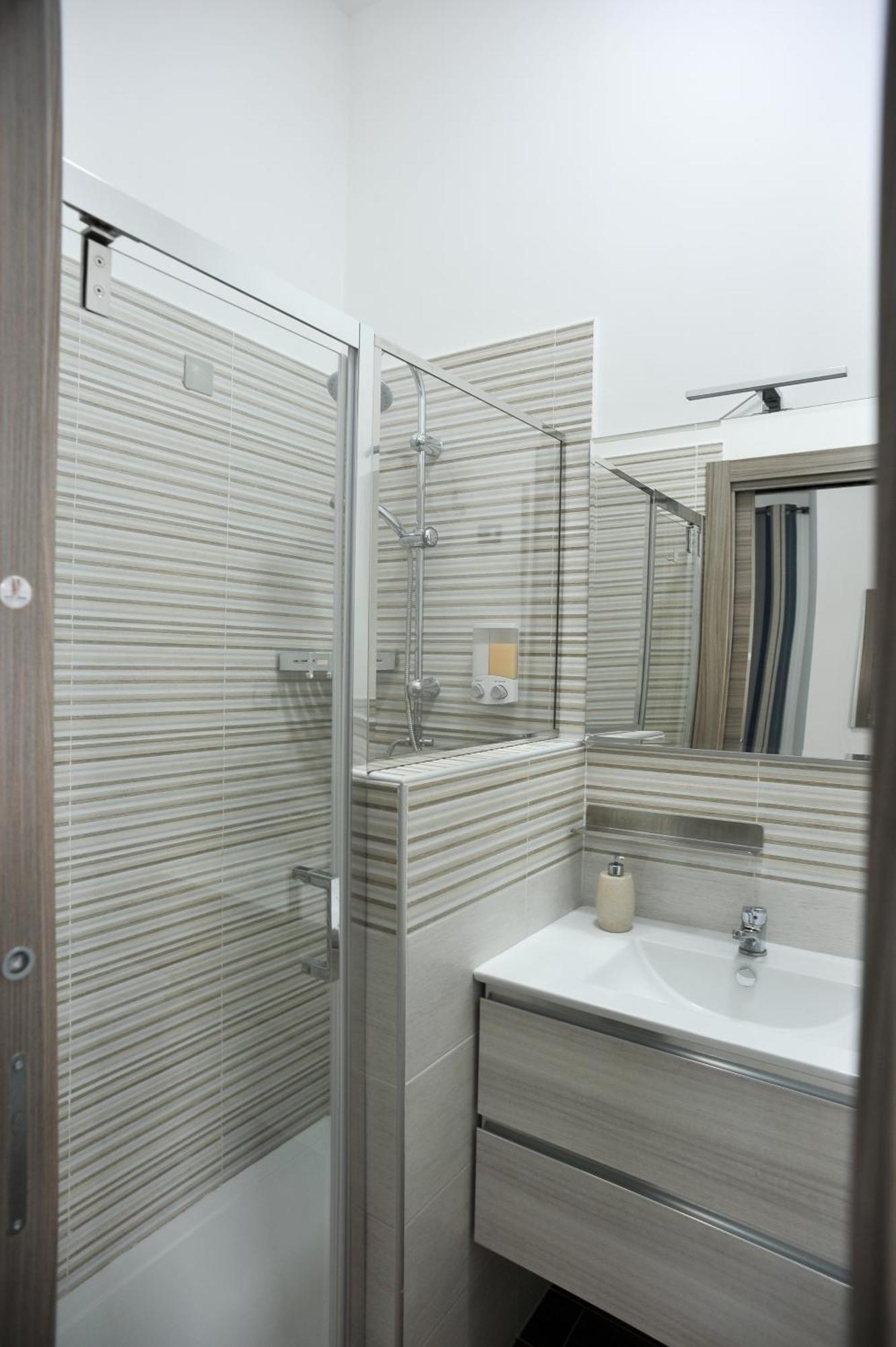 In Center Apartaments Салерно Екстериор снимка
